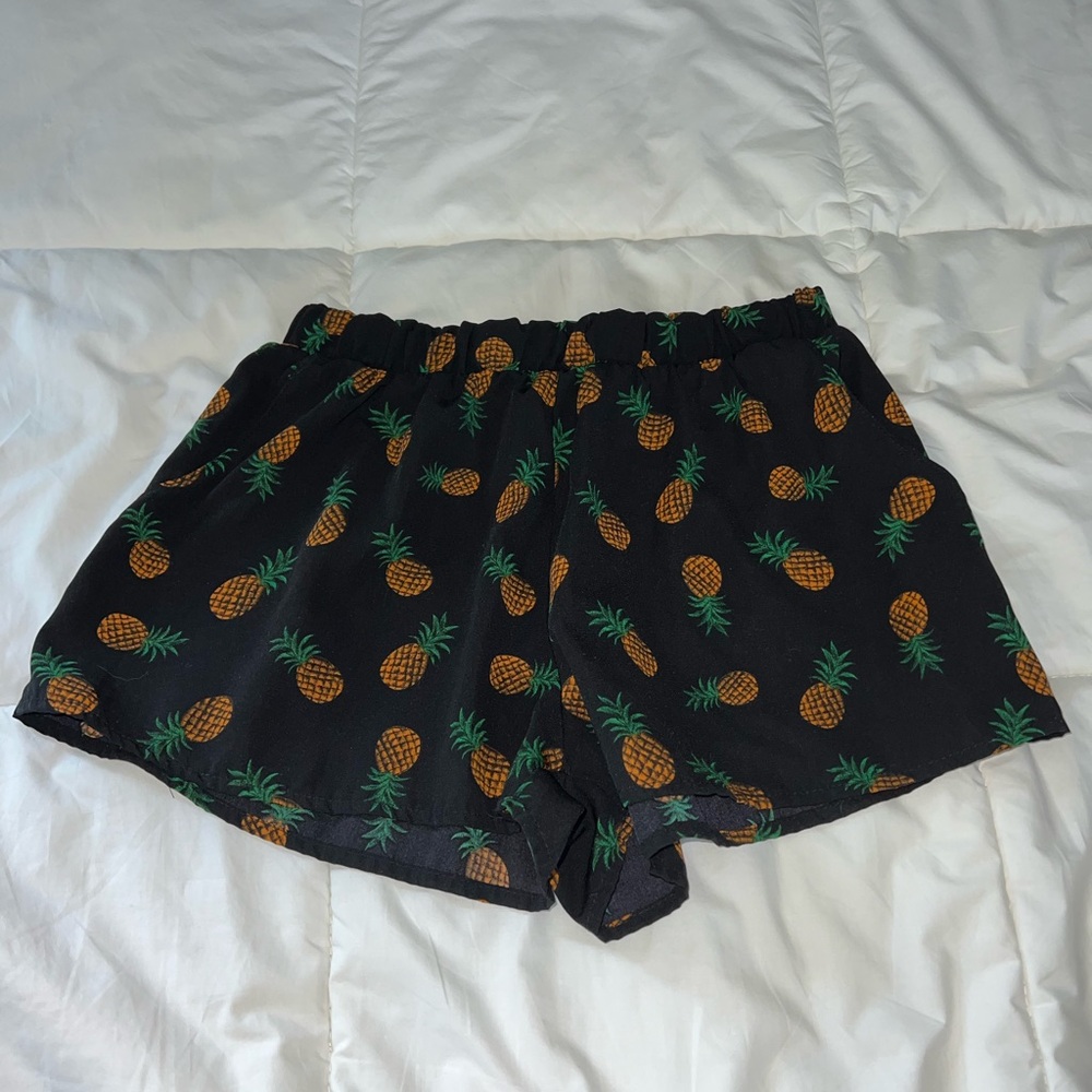 Pineapple pattern shorts